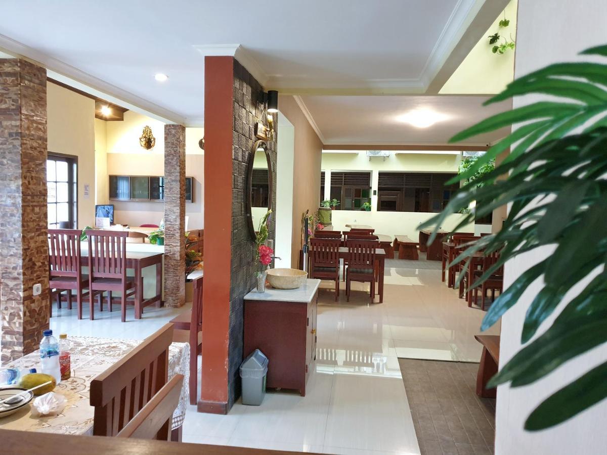 Maple Tree Homestay Maguwo Exterior photo