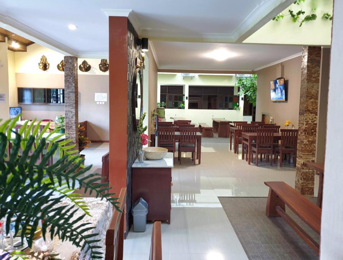 Maple Tree Homestay Maguwo Exterior photo