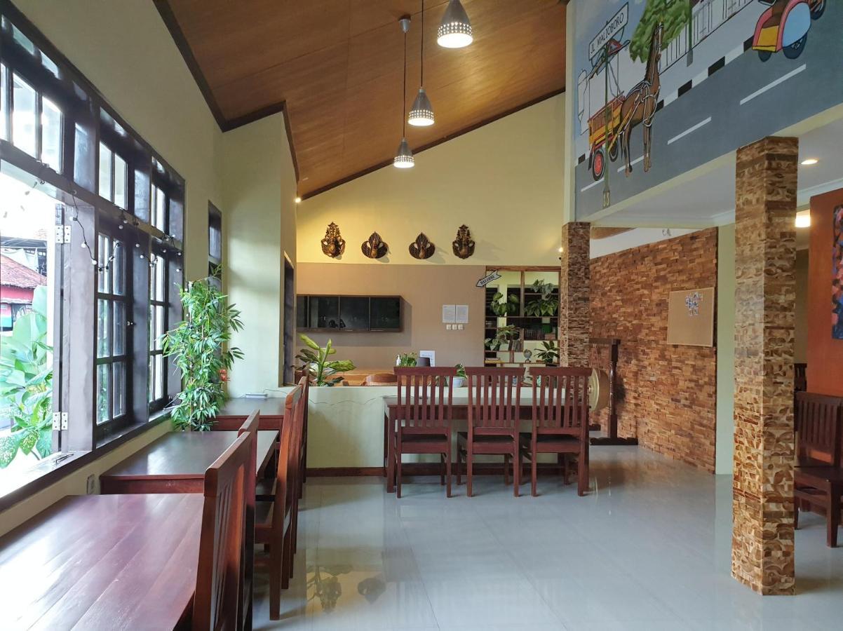 Maple Tree Homestay Maguwo Exterior photo