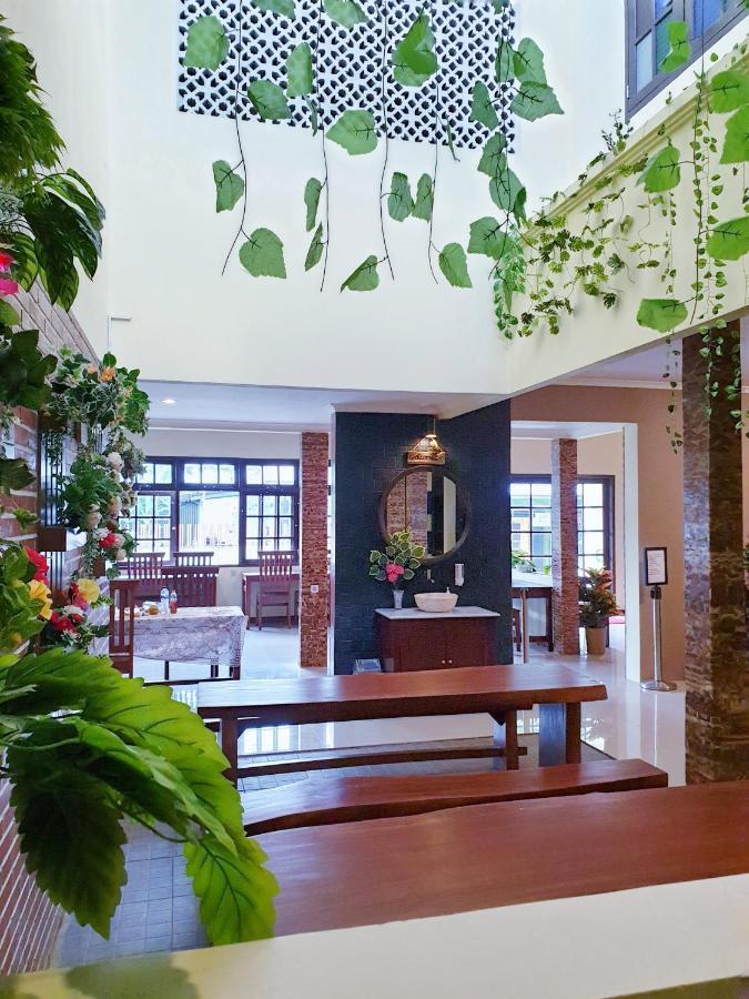 Maple Tree Homestay Maguwo Exterior photo